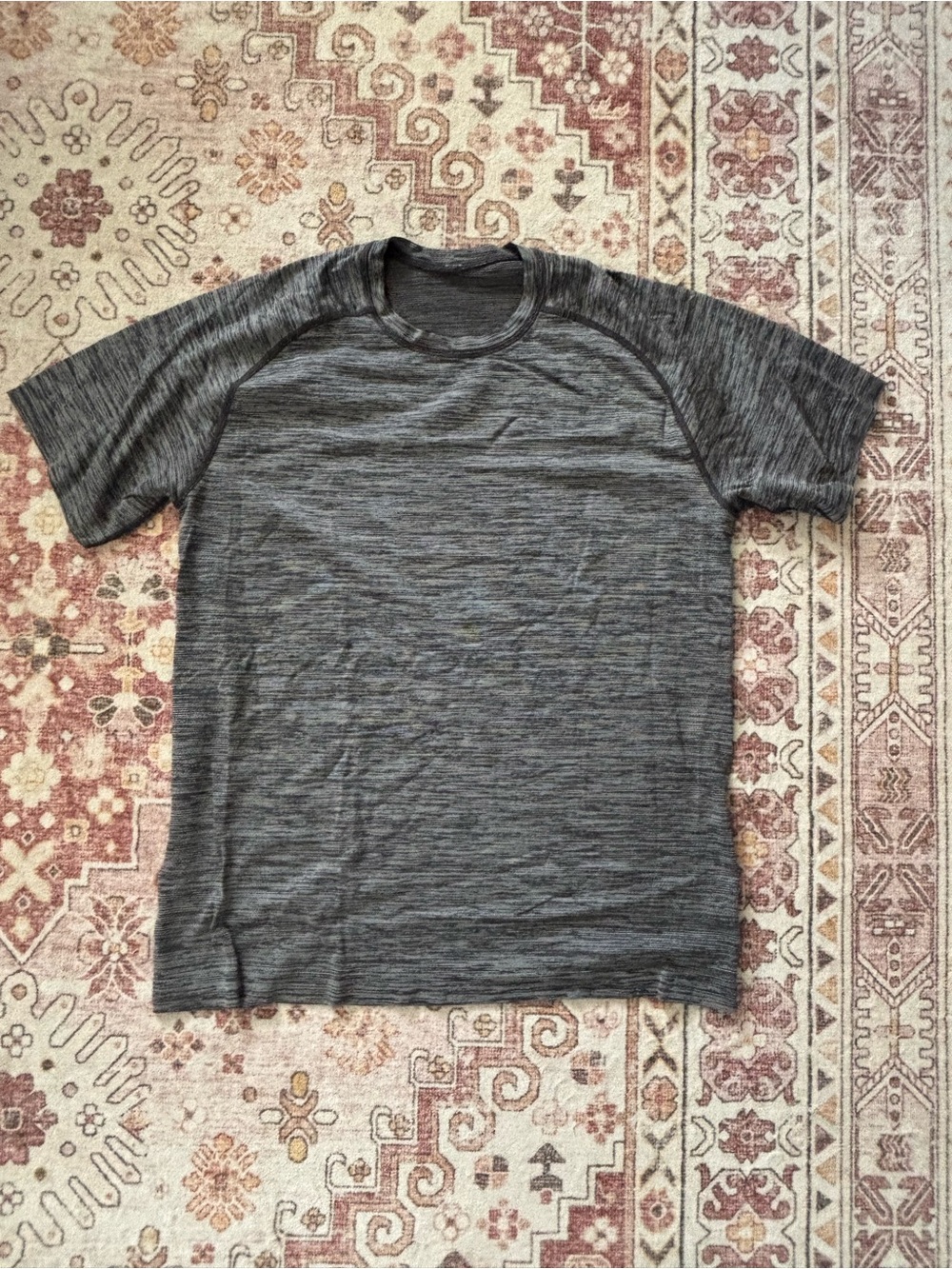lululemon athletica Men's Charcoal Heather Short Sleeve Tee